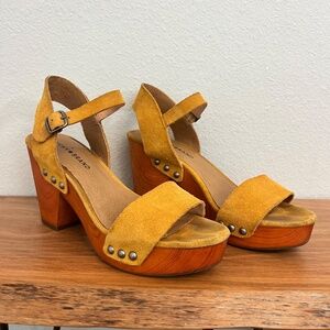 Lucky Brand Trisa Yellow Suede Wooden 70'sPlatform Ankle Strap Sandals Clogs 7.5